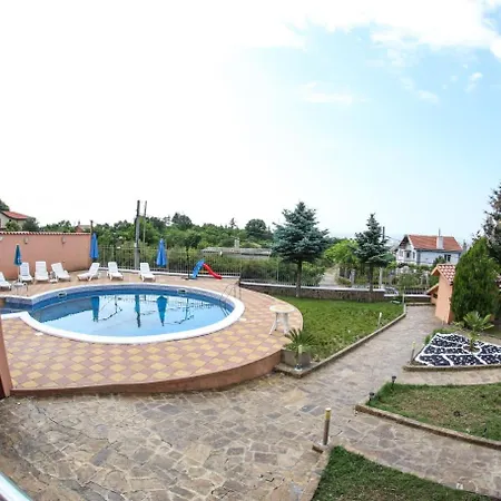 комплекс Family Time Relax&spa ホテル Sliven